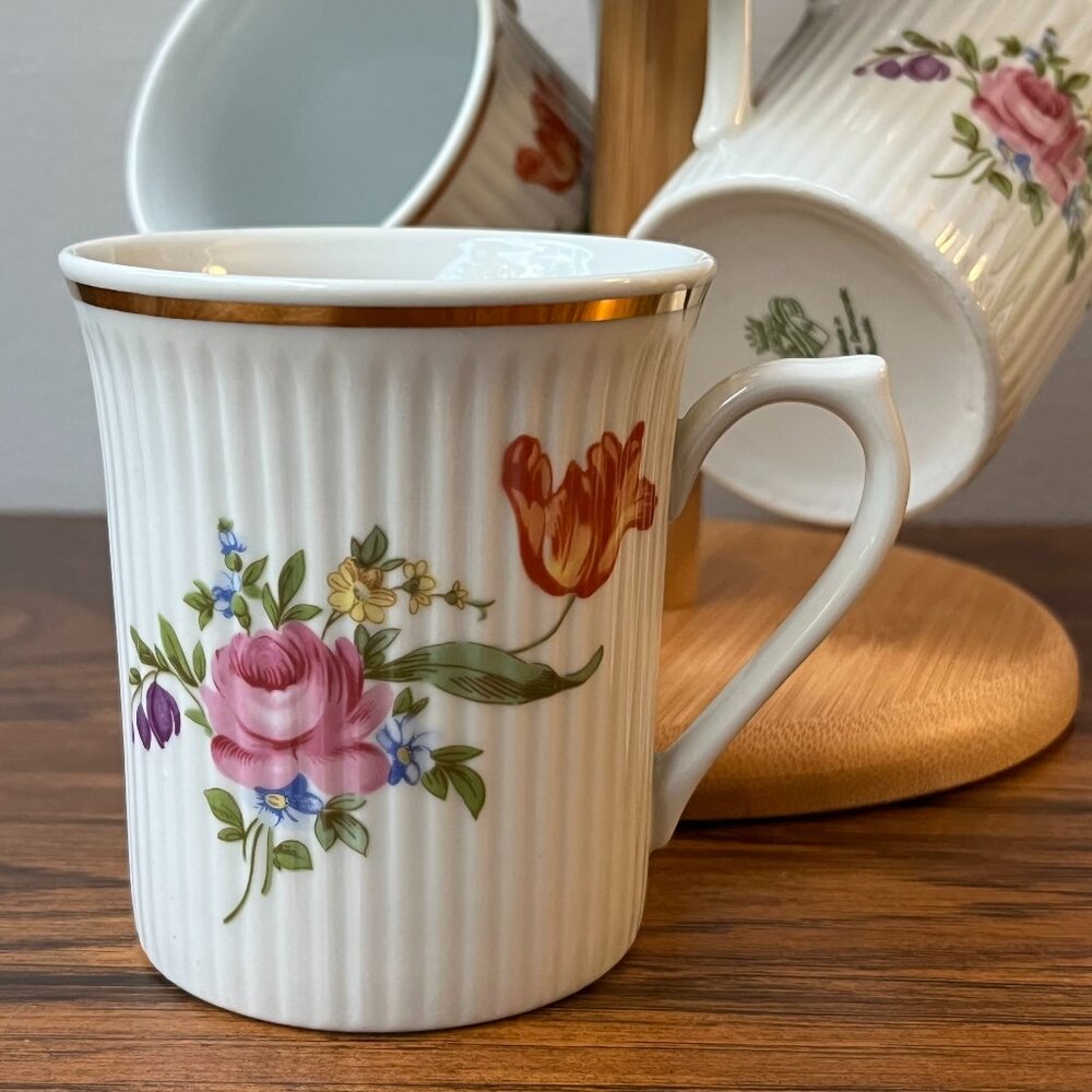 JLMENAU Graf Von Kenneberg 5 Ribbed Floral Mug Germany GDR 8 oz